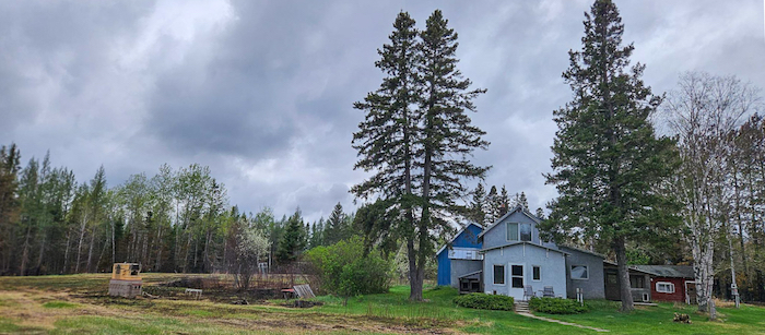 House and Yard House and Yard